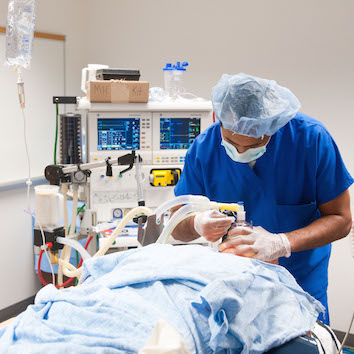 A student in the Nurse Anesthesia Program uses the Simulation Center.